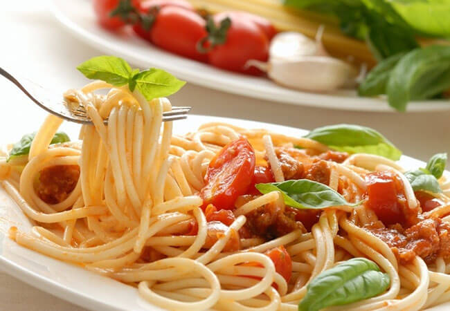 Cách làm mỳ Ý trộn cực kỳ đơn giản 
