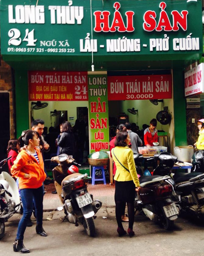 Quán bún hải sản Long Thủy đắt khách tại Hà Nội