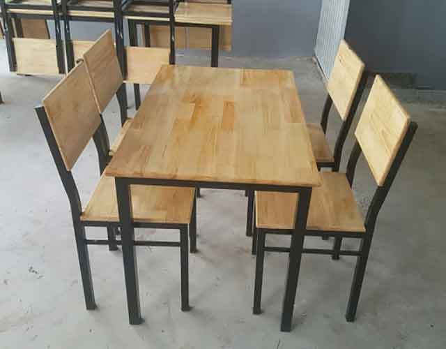 Bộ bàn ghế gỗ dành cho quán phở