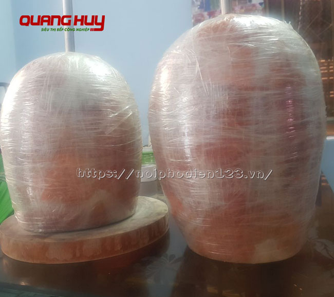 Cây thịt Doner Kebab đã được tẩm ướp các loại gia vị