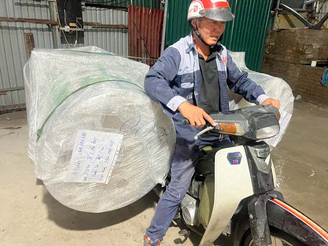 Quang Huy vận chuyển máy gà tận nhà cho quý khách hàng, lỗi 1 đổi 1 trong vòng 7 ngày 
