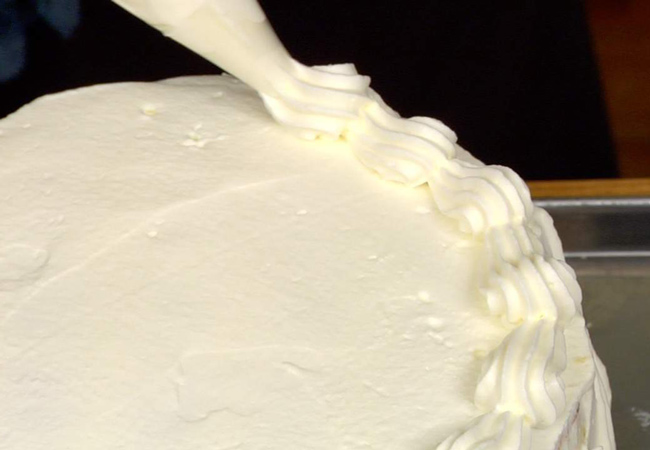 Thành phẩm kem bơ sữa tươi trang trí bánh, hoàn thành kem phủ