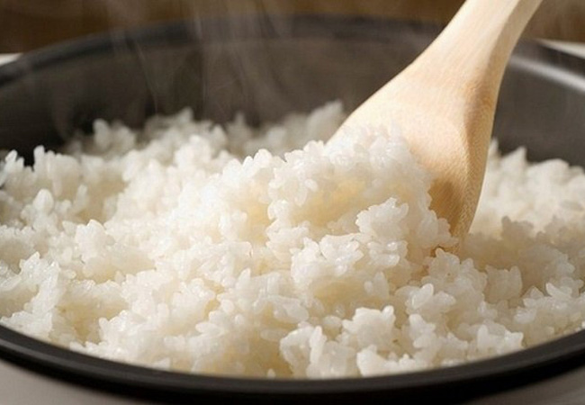 Cơm phải là gạo dẻo để có độ kết dính, cơm ngon