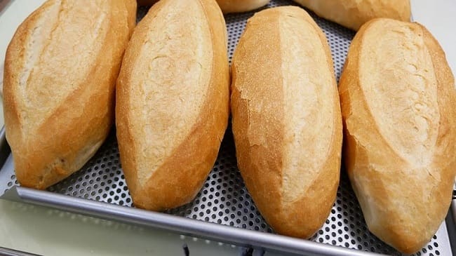 Cách làm bánh mì không cần bột nở giòn xốp bằng nồi chiên không dầu