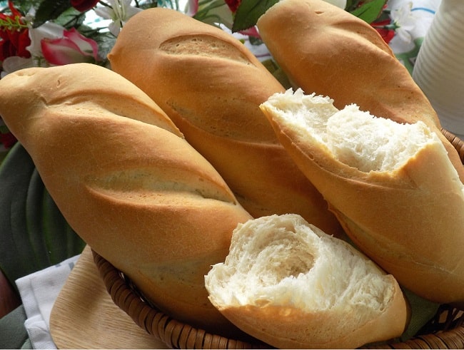 Hoàn thành món bánh mì không cần bột nở