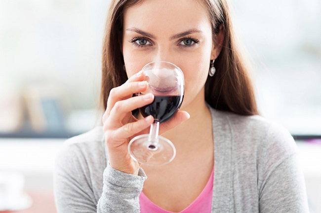 Uống rượu nho giúp làm chậm quá trình lão hóa, nâng cao sức khỏe