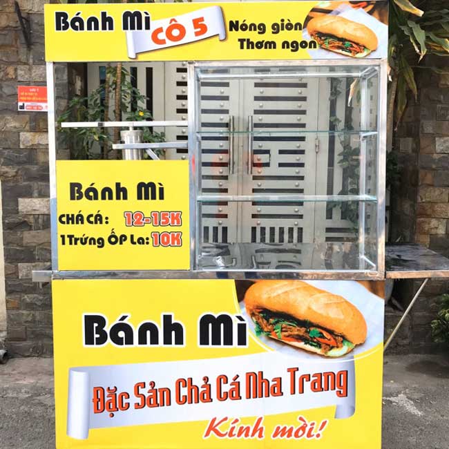 Xe bánh mì chả cá Nha Trang