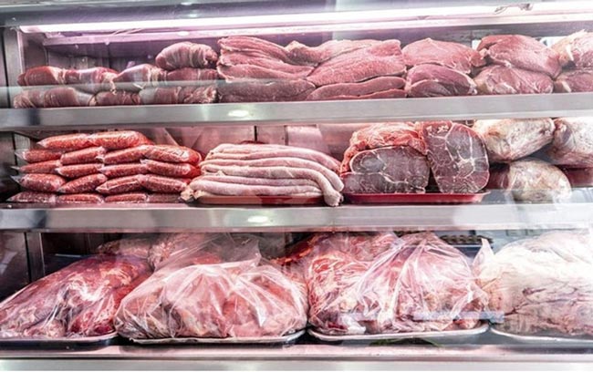 Phân loại thịt, đóng hộp hoặc túi để vào ngăn mát tủ lạnh 