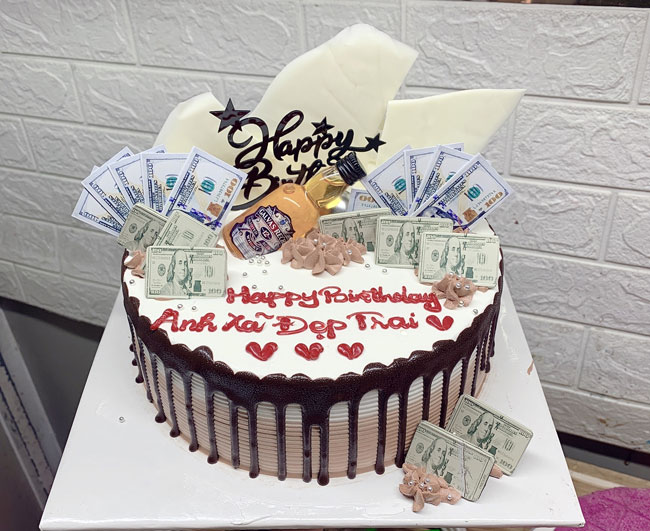 Kết cấu của bánh sinh nhật rút tiền cũng giống những chiếc bánh sinh nhật thông thường khác